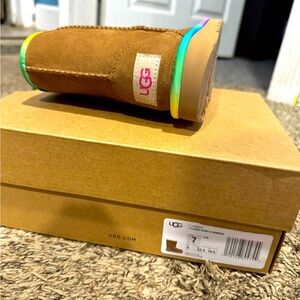 Ugg boots size 7c kids brand new! Never worn